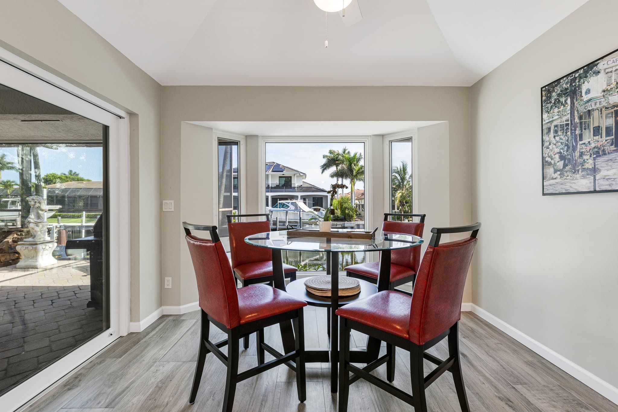 Breakfast nook with bay window overlooking the canal